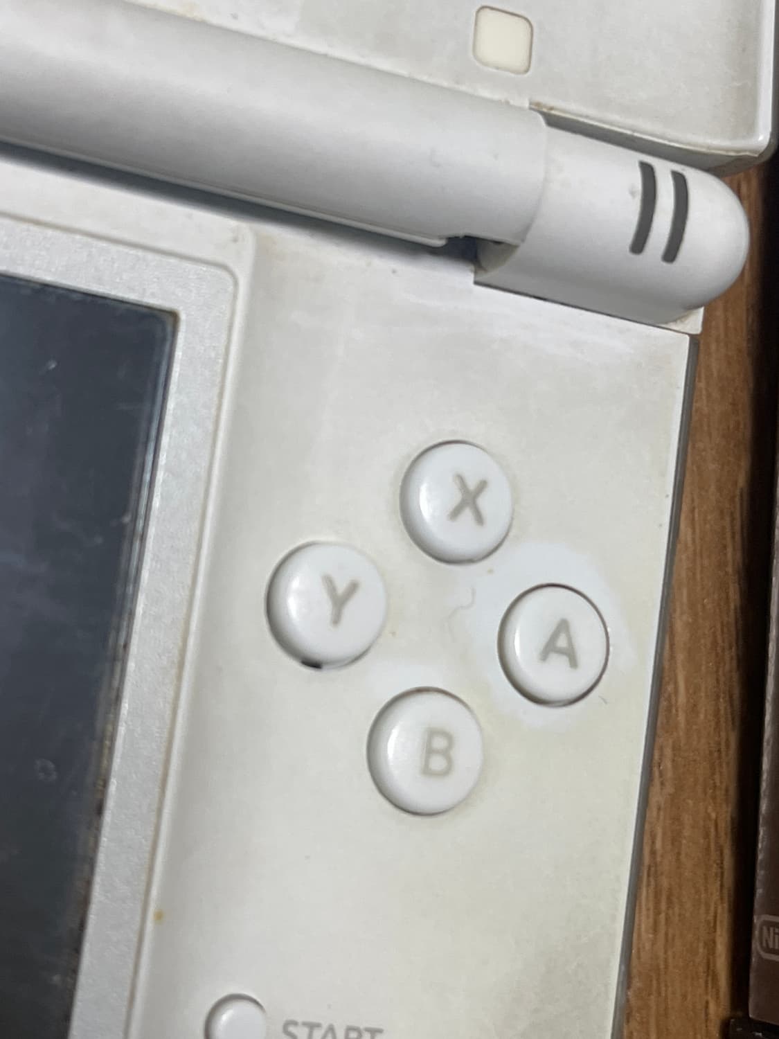 닌텐도 DS Lite 화이트+게임팩 4게+충전기 상품이미지3