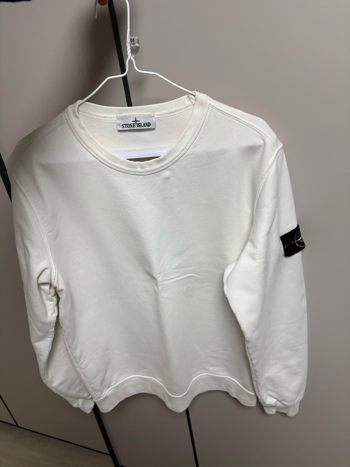 스톤 아일랜드 62420 브러쉬드 코튼 플리스 가먼트 다이드 크루넥 스웨 상품이미지1