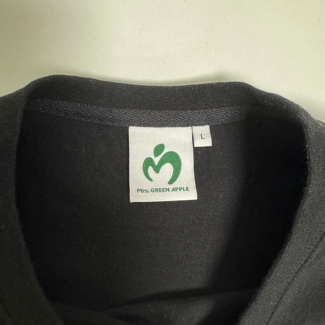 MGA 미세스그린애플 내한 서울 에디션 반팔티셔츠 블랙 상품이미지3