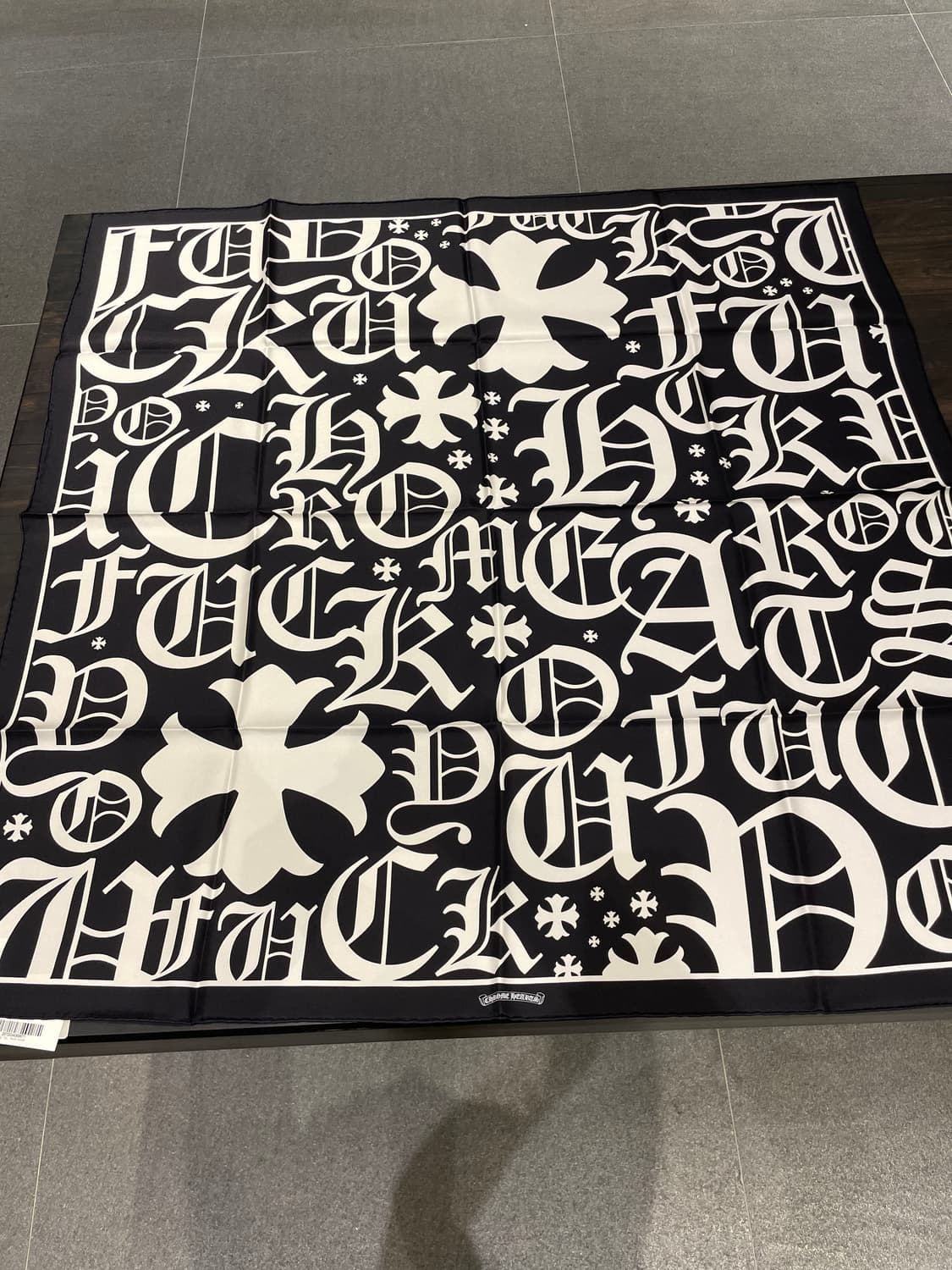 크롬하츠 실크 스카프 CH 블랙/화이트 상품이미지1