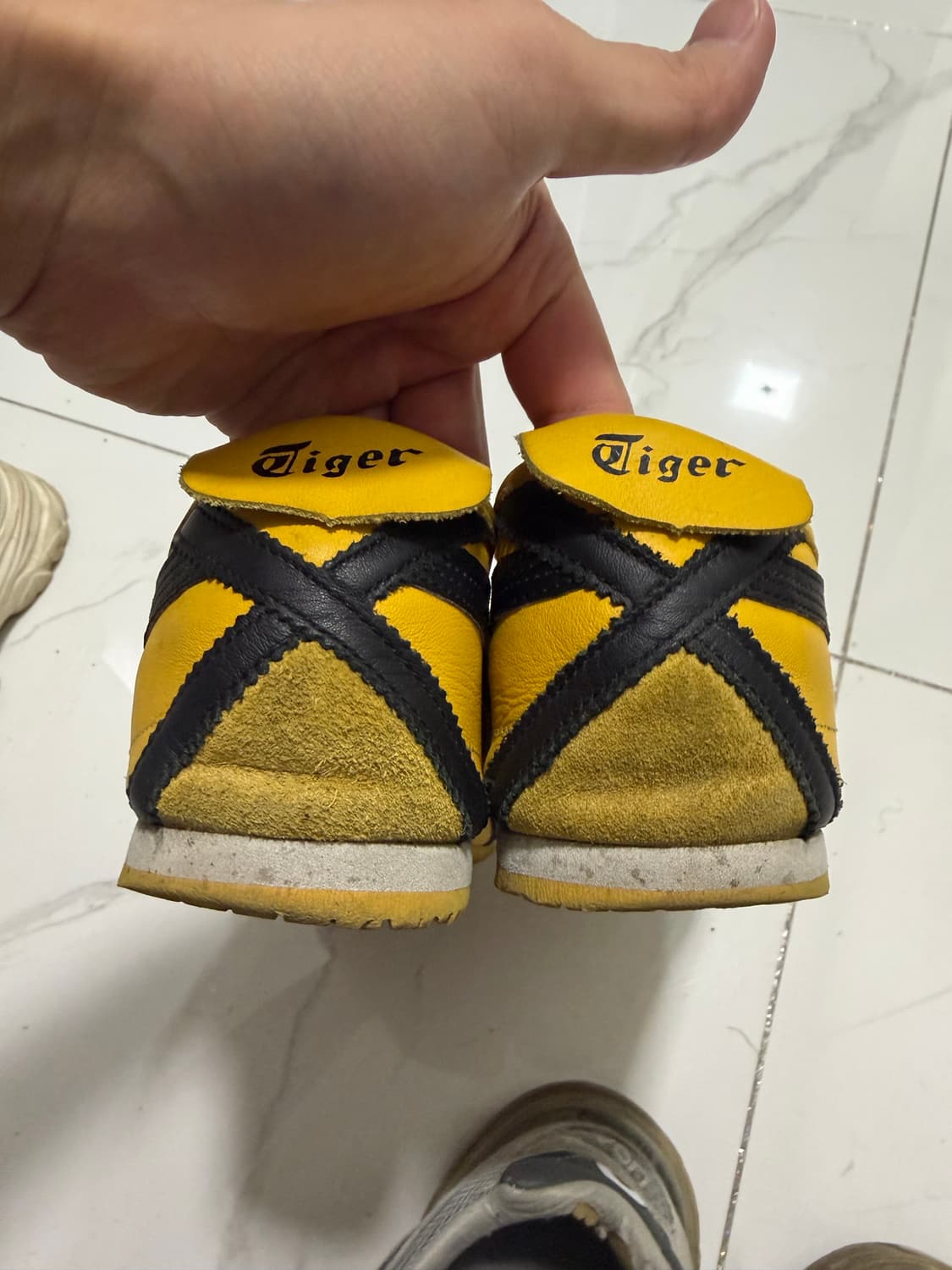 오니츠카타이거 멕시코66 옐로우 블랙 상품이미지3