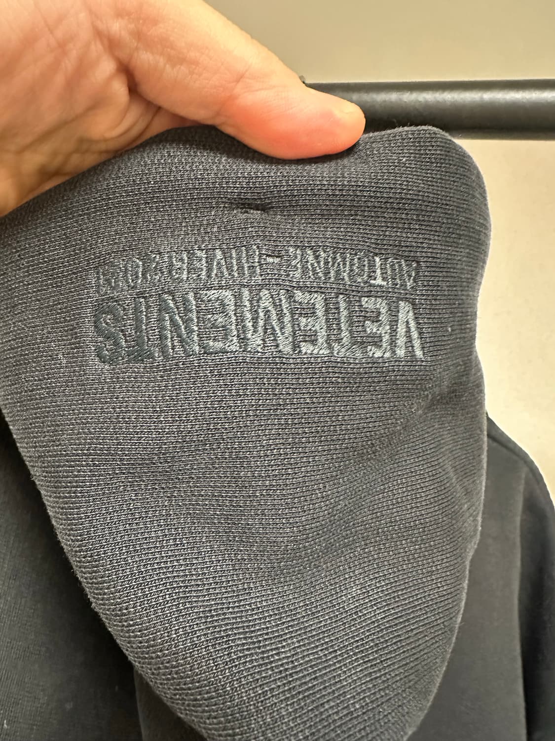 정품 20FW 베트멍 자수로고 후드 판매합니다 상품이미지3