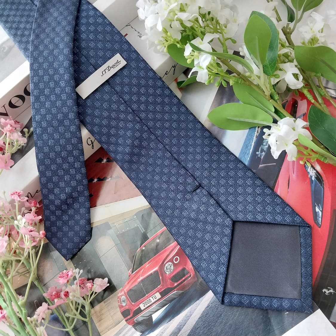 듀퐁 실크 네이비 로고 패턴 넥타이 8.7cm A+등급 K2169
 상품이미지5