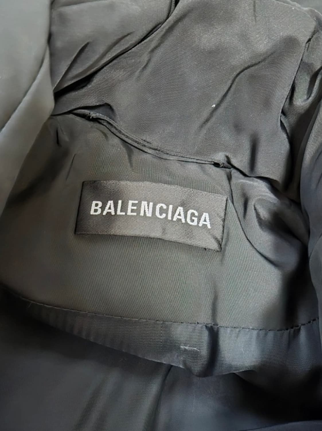 발렌시아가 C컬 패딩 블랙 50 상품이미지3