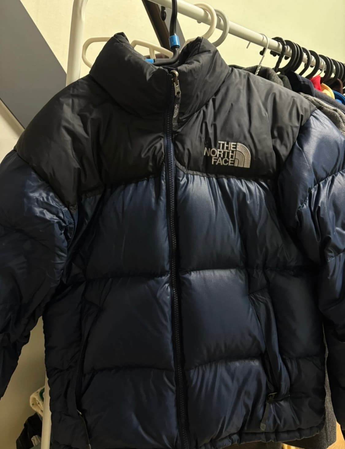 노스페이스 눕시 700 네이비/블랙 패딩 상품이미지1