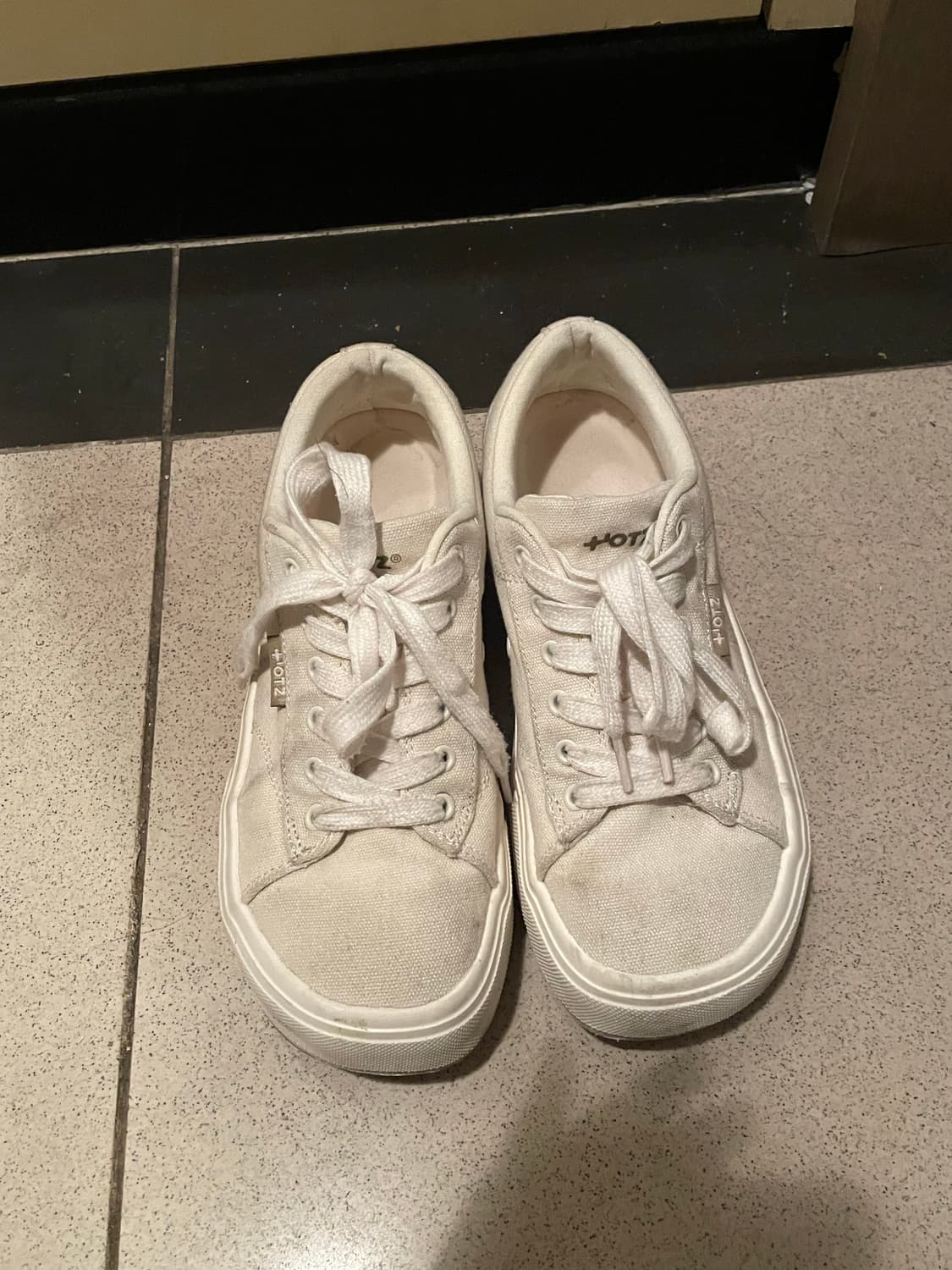 오찌 피스모어 플랫폼 스니커즈 V2 상품이미지4