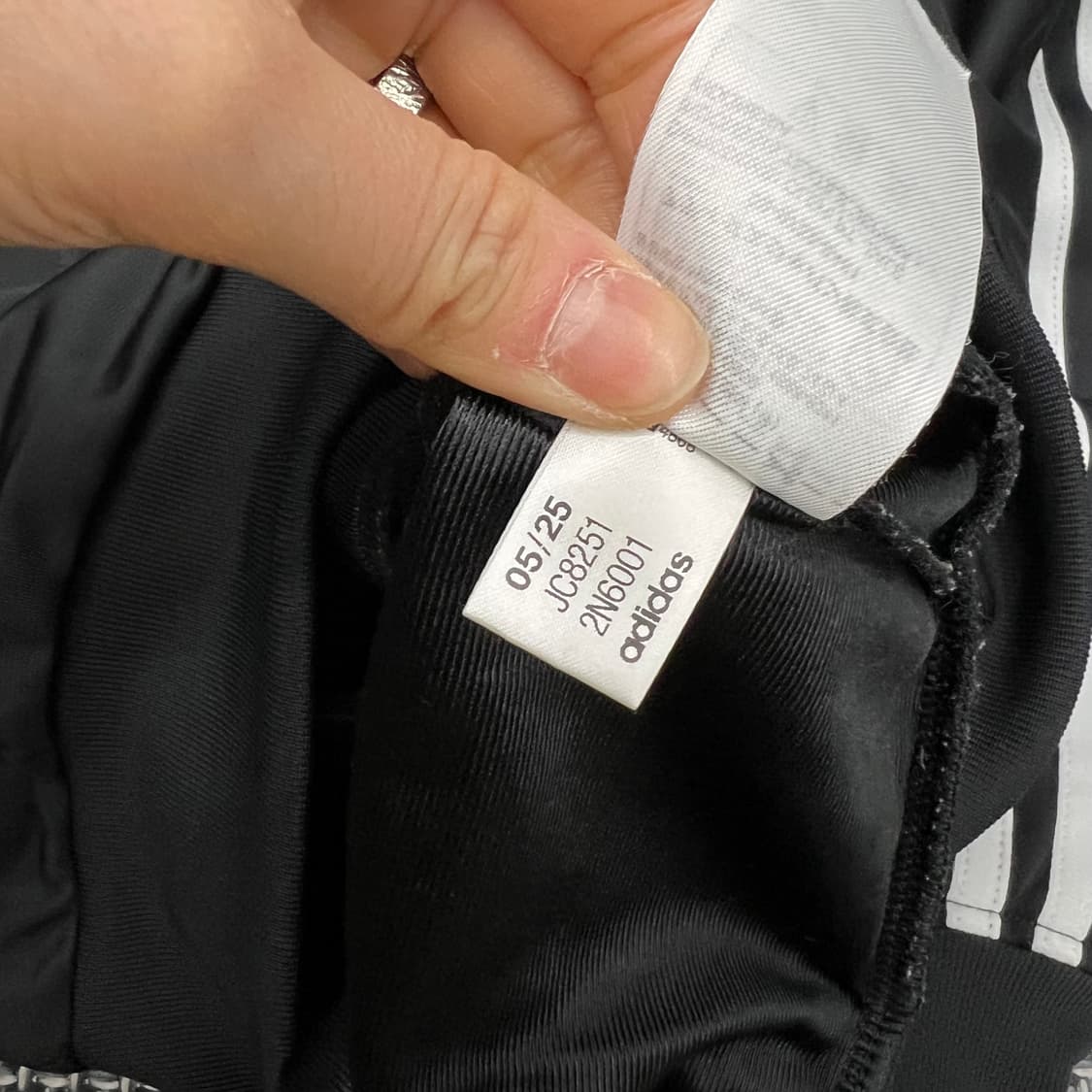 착샷O 아디다스 블랙 구파이어버드 져지 상품이미지3