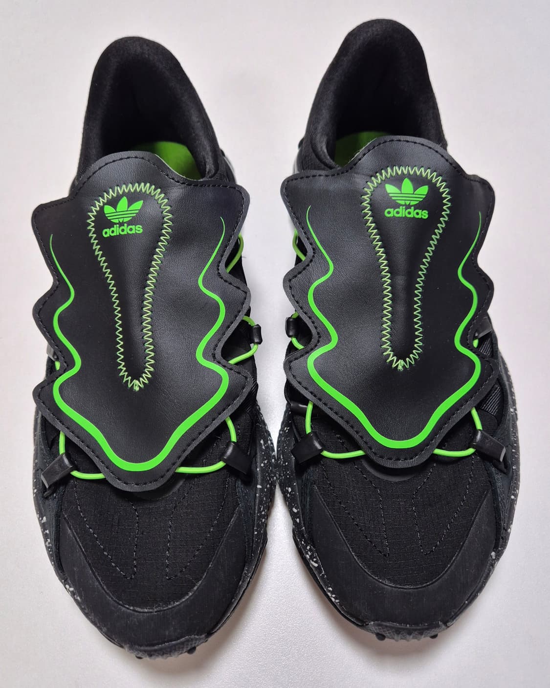 255>아디다스 오즈위고 솔라그린 상품이미지2