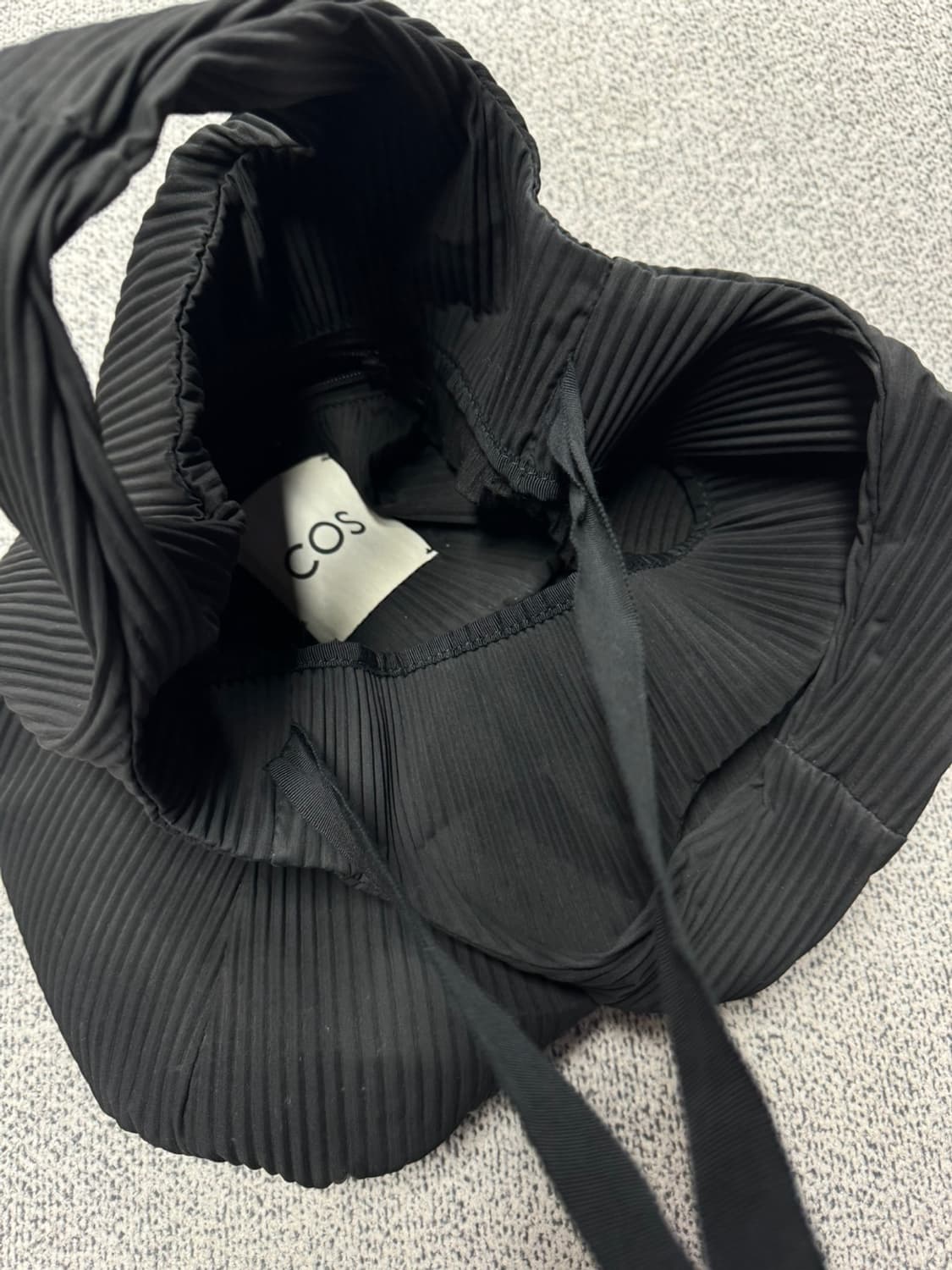 코스 플리츠 토트백 상품이미지2