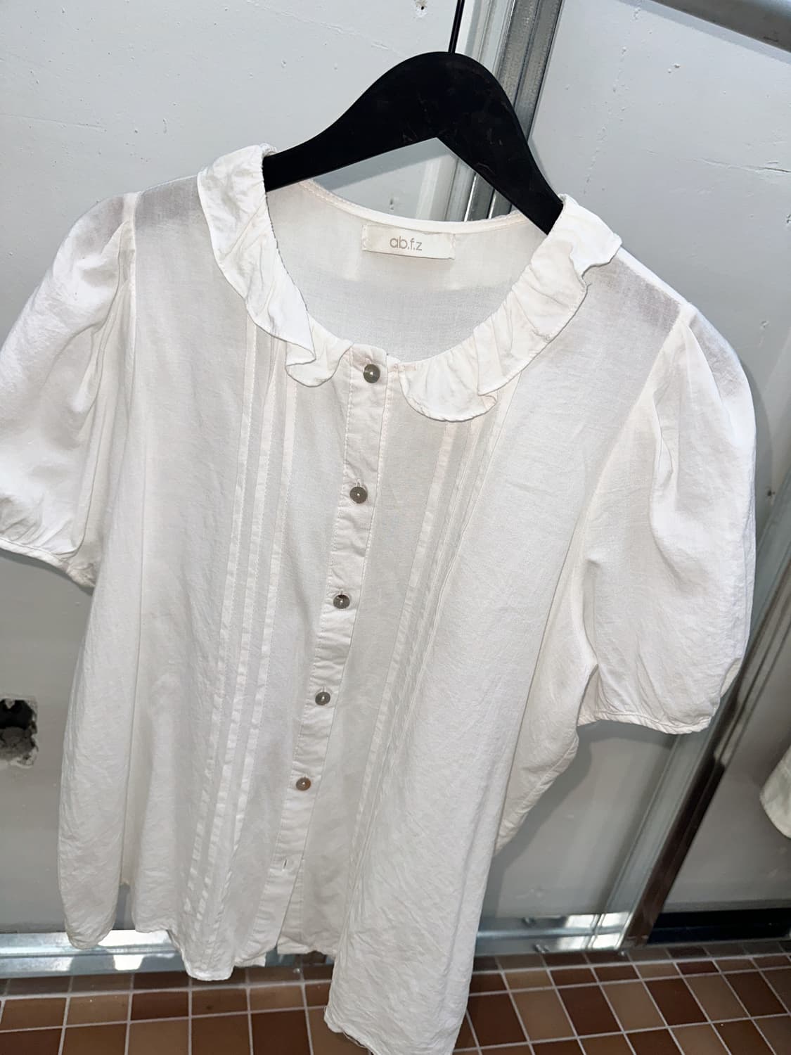 frill collar ivory summer blouse 상품이미지5