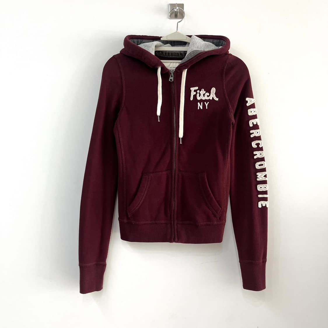 아베크롬비 딱붙핏 자수로고 버건디 후드집업 상품이미지2