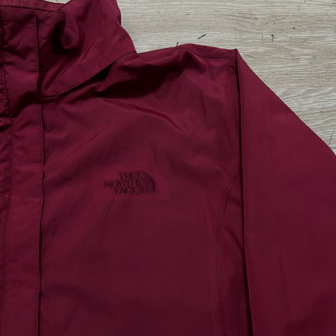 노스페이스 여성 하프돔 로고 하이넥 바람막이 자켓 [버건디] M/85 상품이미지4