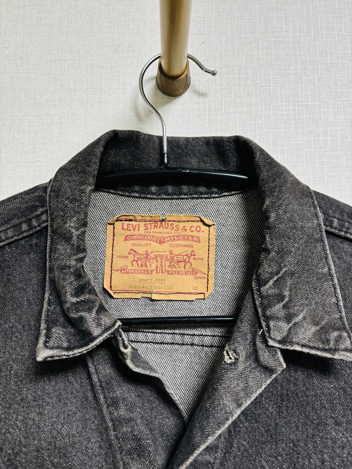 80s-90s 리바이스 블랙 워시드 데님 자켓 L 상품이미지2
