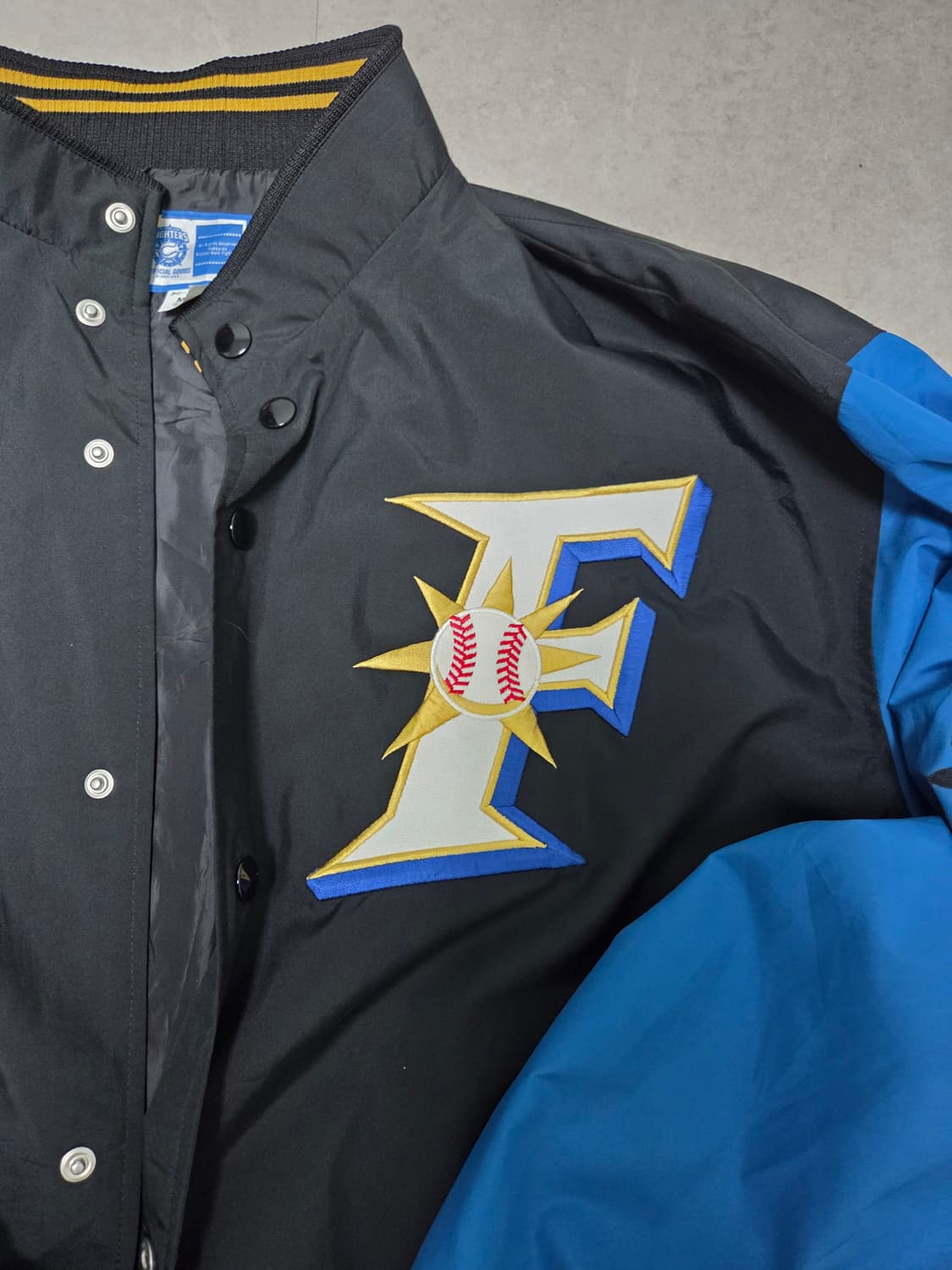 빈티지 NPB 닛폰햄 파이터즈 미즈노 정품 스타디움 자켓 상품이미지3