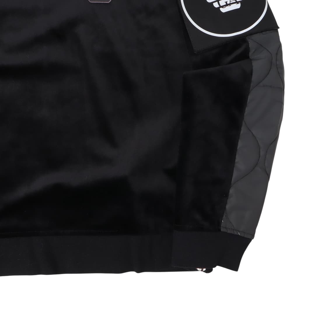 엠포리오 아르마니 벨벳 퀄팅 엠브로이드 스웻셔츠 상품이미지3