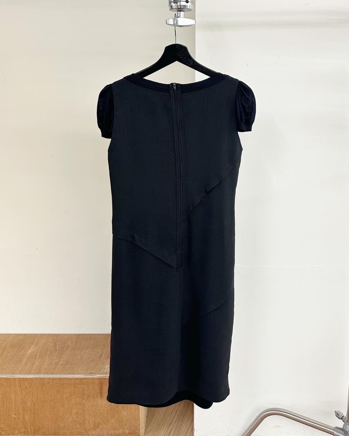 스포츠막스 블랙 핀턱 비스코스 하프 원피스  상품이미지5