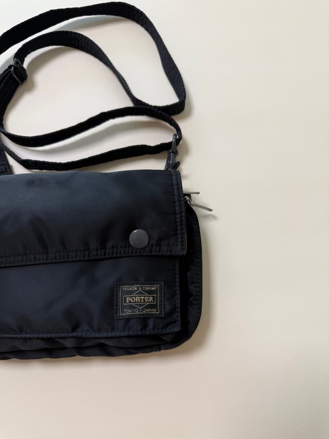 PORTER 포터 탱커 스냅 숄더백 블랙 상품이미지3