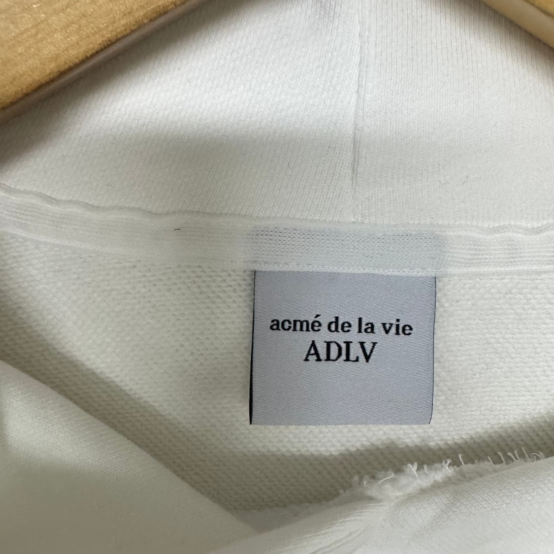 아크메드라비 로고 후드티 상품이미지3