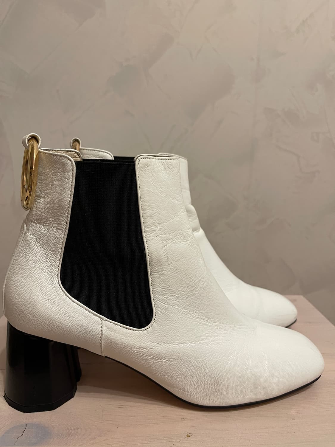 슈콤마보니 골드링 화이트 첼시부츠 380 (245) 상품이미지1