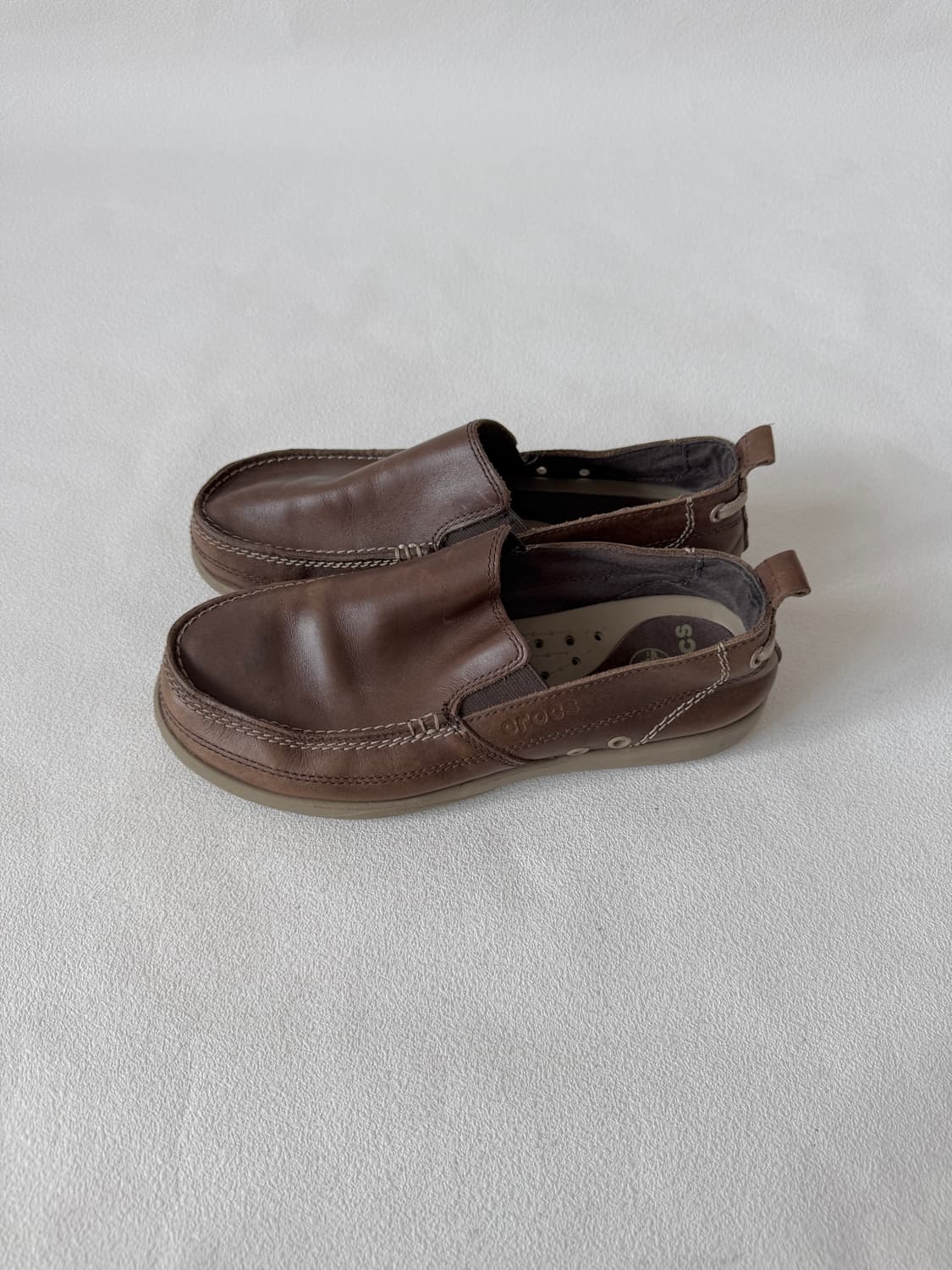 [7M]크록스(Crocs) 레더 로퍼 상품이미지3