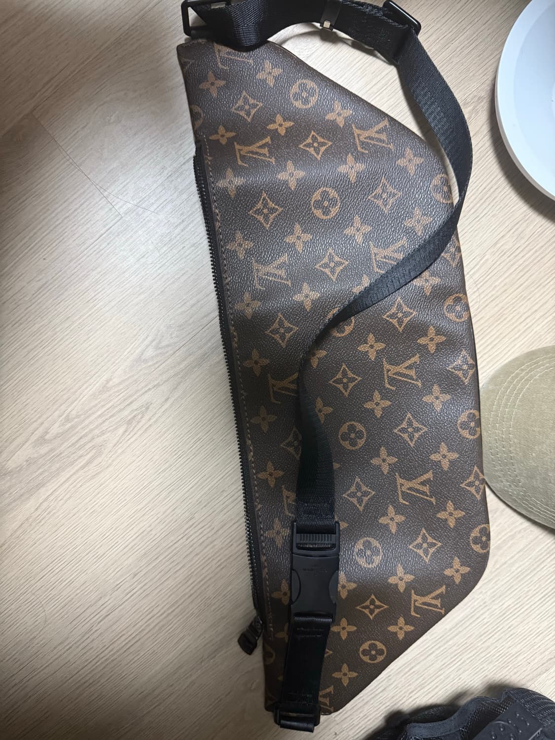 루이비통 모노그램 크리스토퍼 범백 상품이미지2