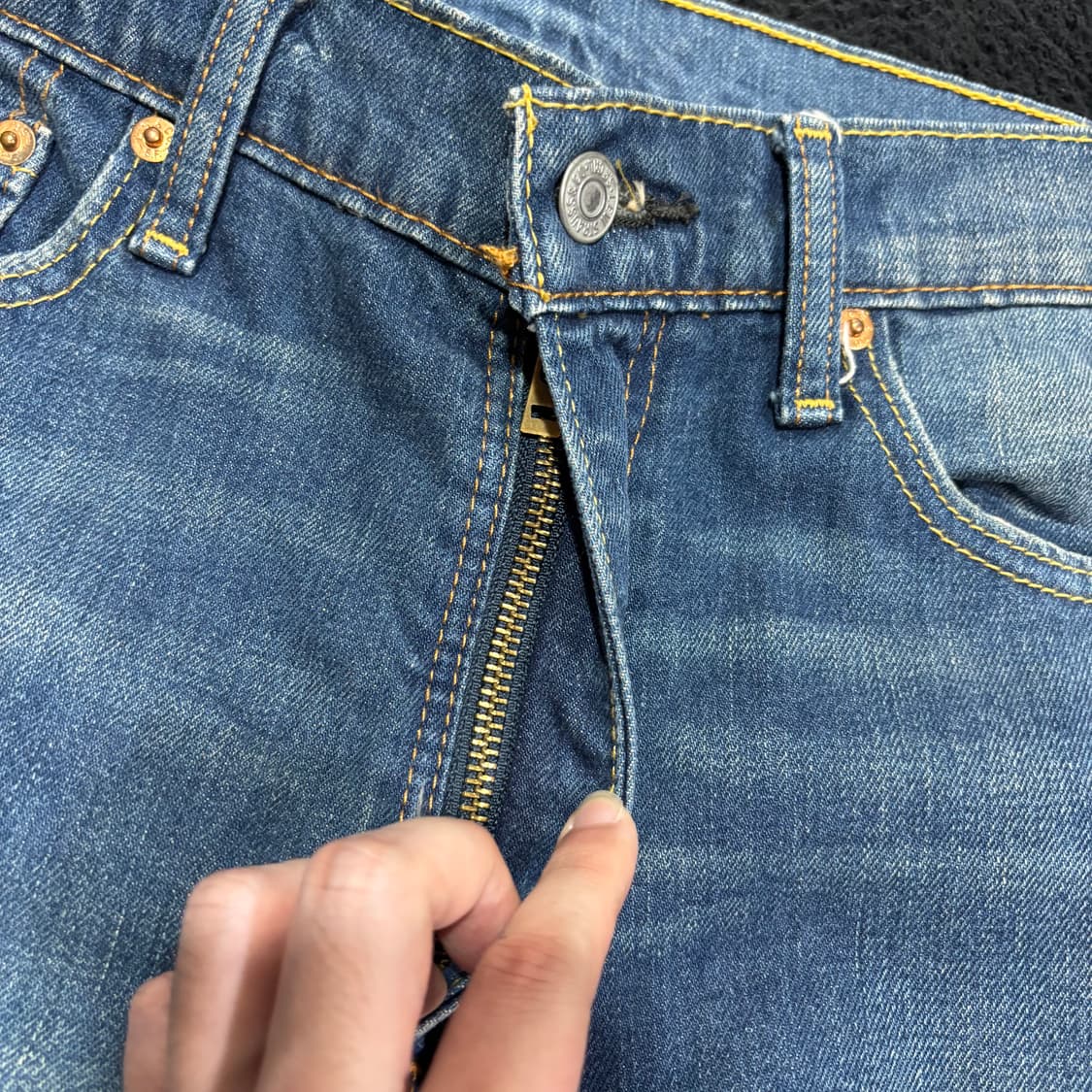 32 리바이스513 워싱 데님팬츠 상품이미지3