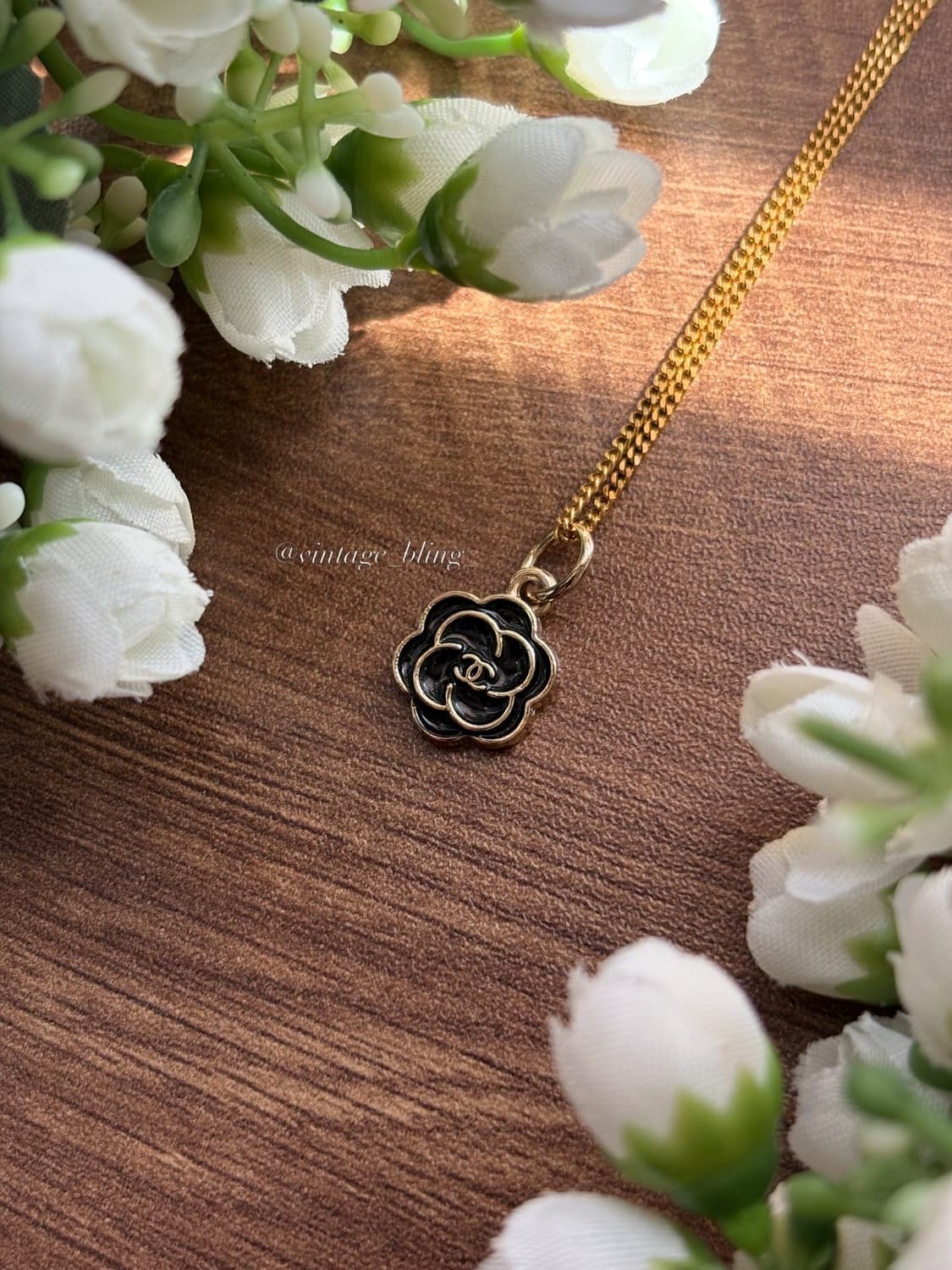 블랙) 샤넬 쁘띠 까멜리아 골드 목걸이 상품이미지2