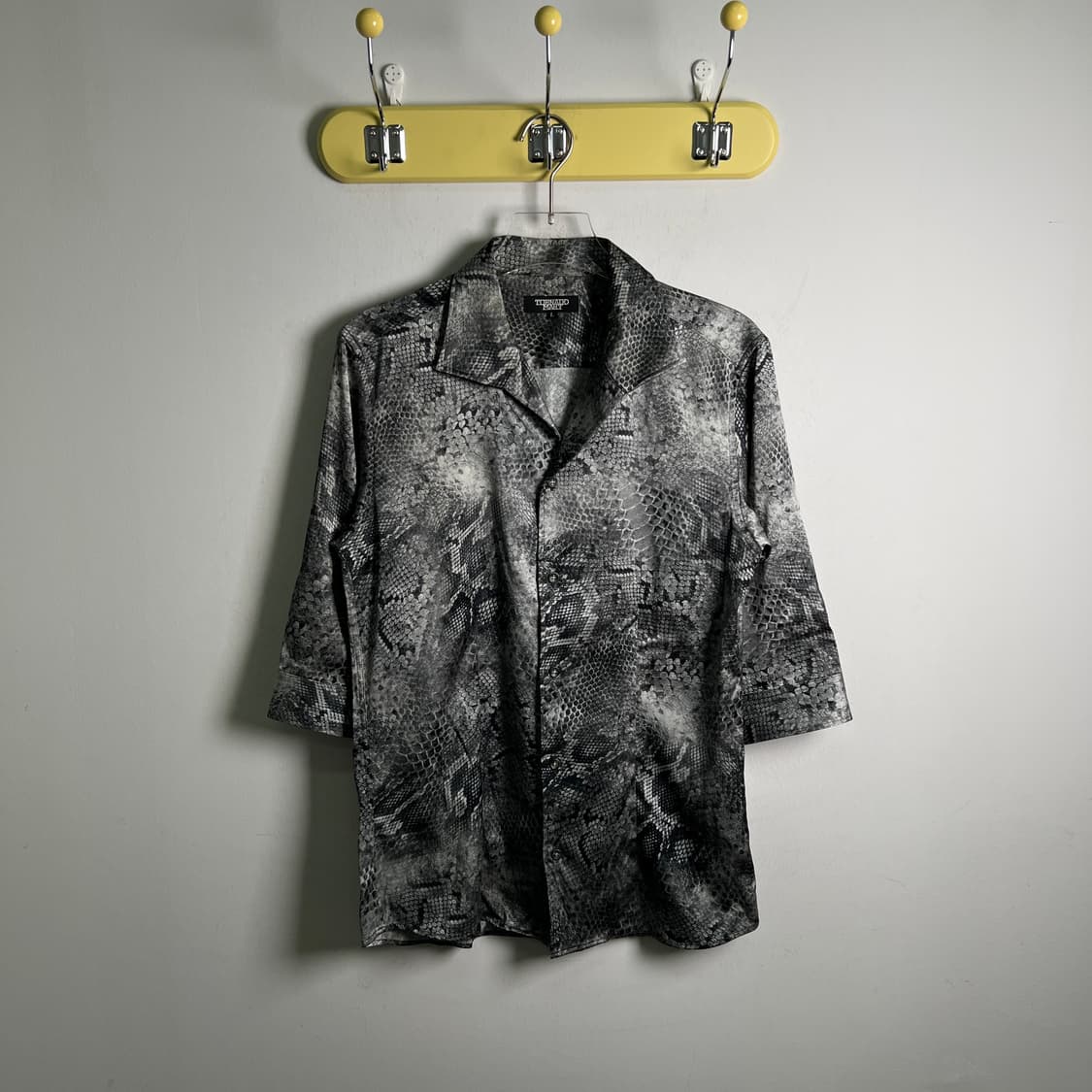 tornado mart 토네이도 마트 뱀피 파이톤 프린트 셔츠 L 상품이미지2