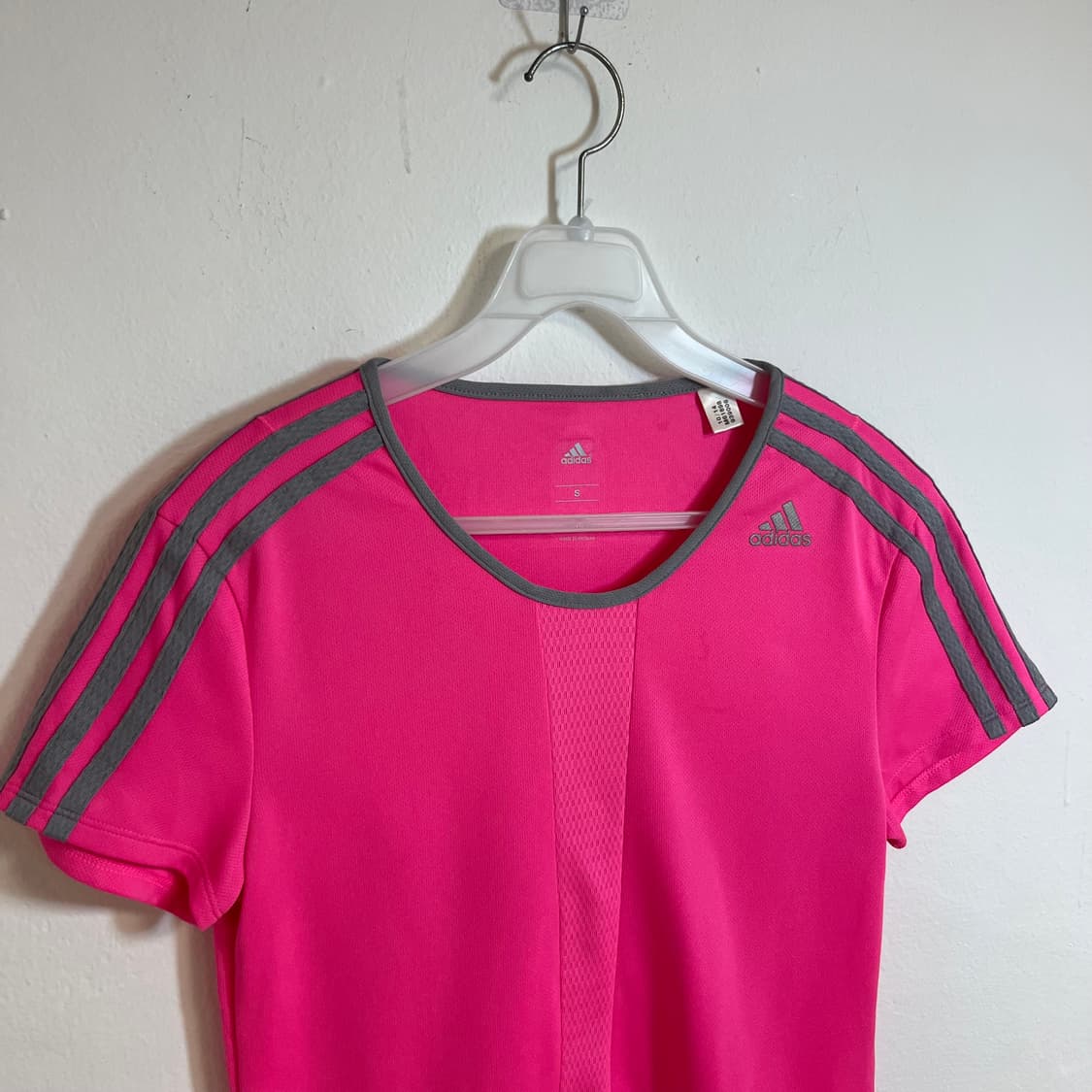 Adidas grey & pink short sleeve 상품이미지5