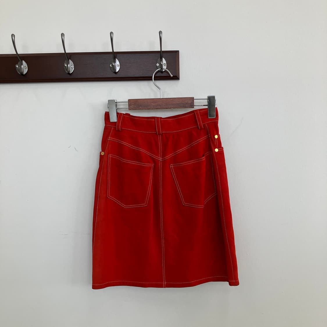 올드 로에베 레드 누벅 스웨이드 레더 미디 스커트 상품이미지3