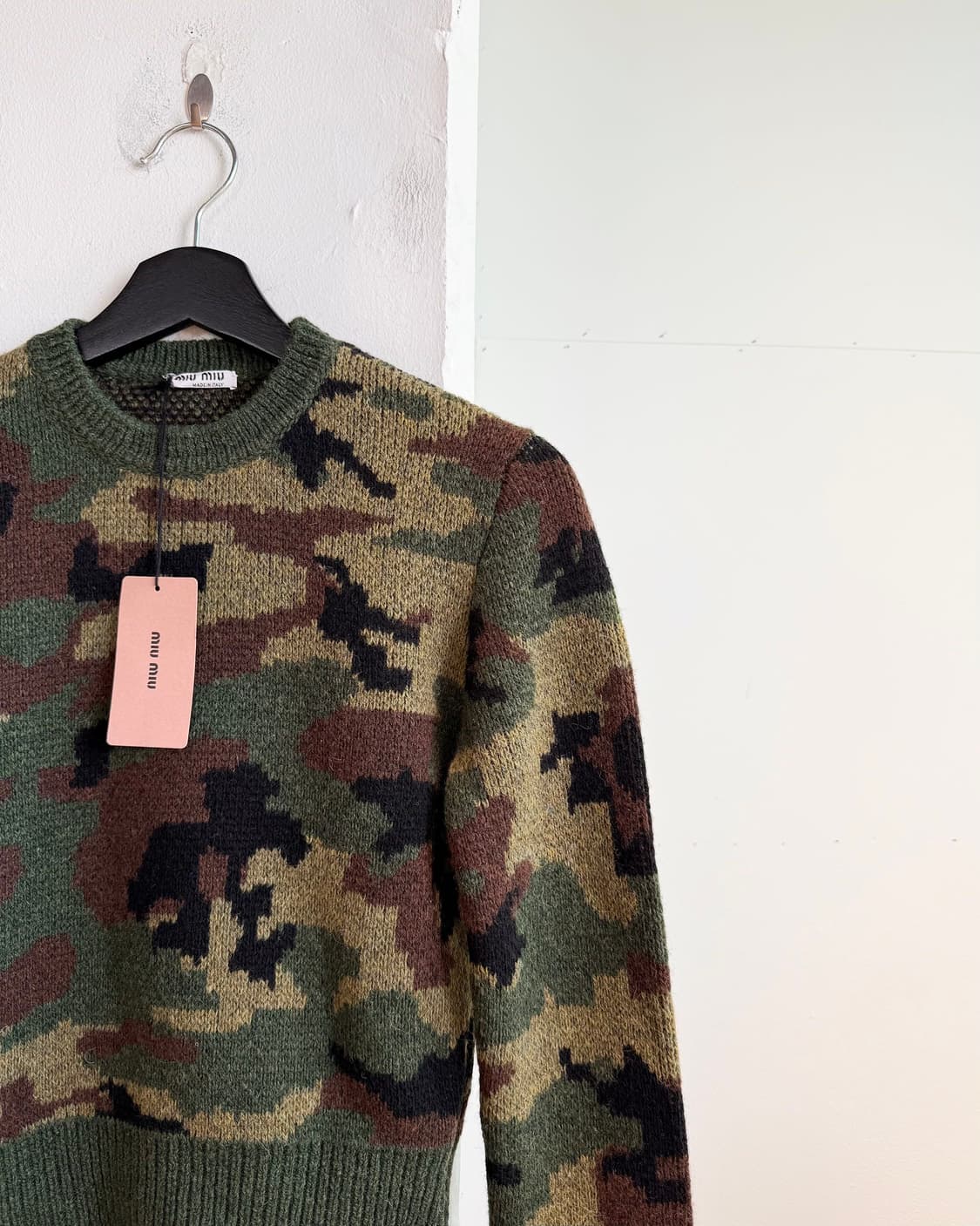 미우미우 19fw 런웨이 피스 카모플라쥬 니트  상품이미지4