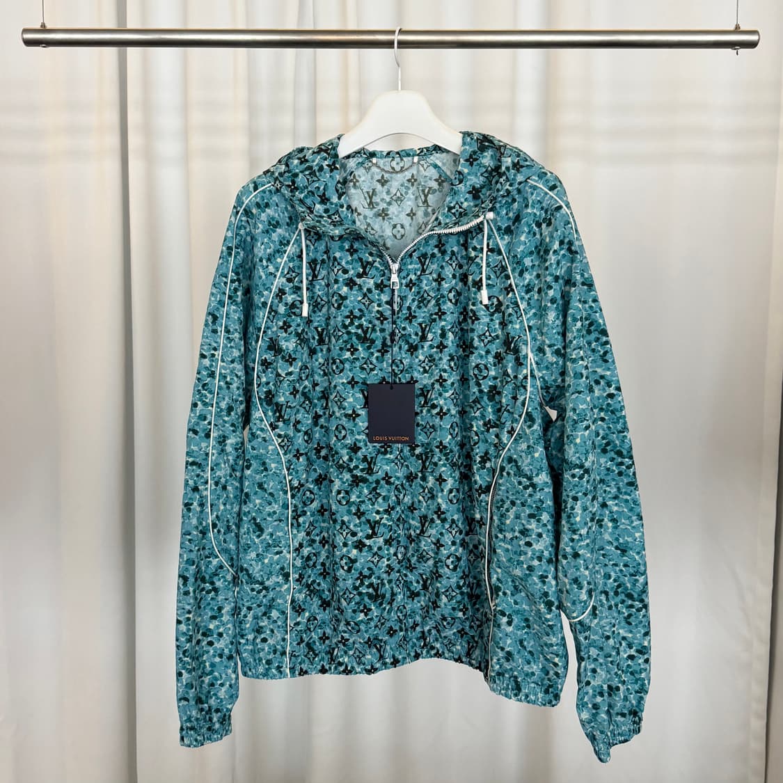 [새상품/115] [새상품] 루이비통 모노그램 포인틸리즘 윈드브레이커 상품이미지1