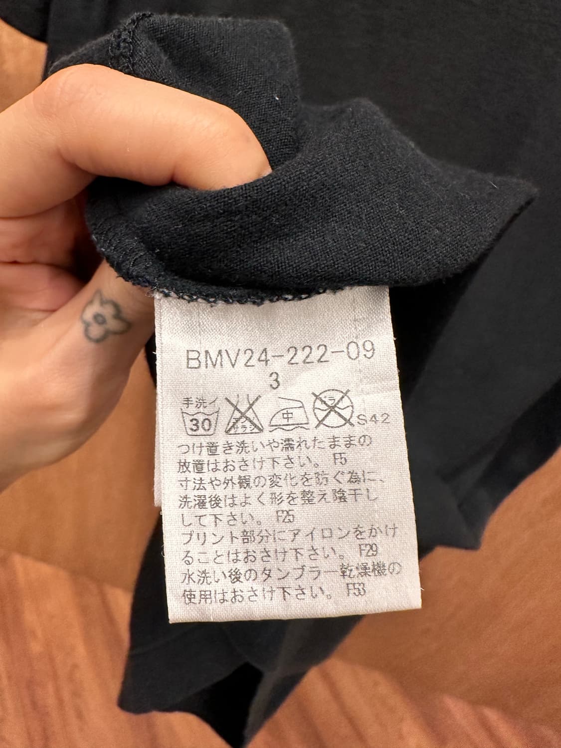 버버리 블랙 라벨 라운드넥 반팔 티셔츠 노바체크 그래픽 프린팅 디테일 블 상품이미지8