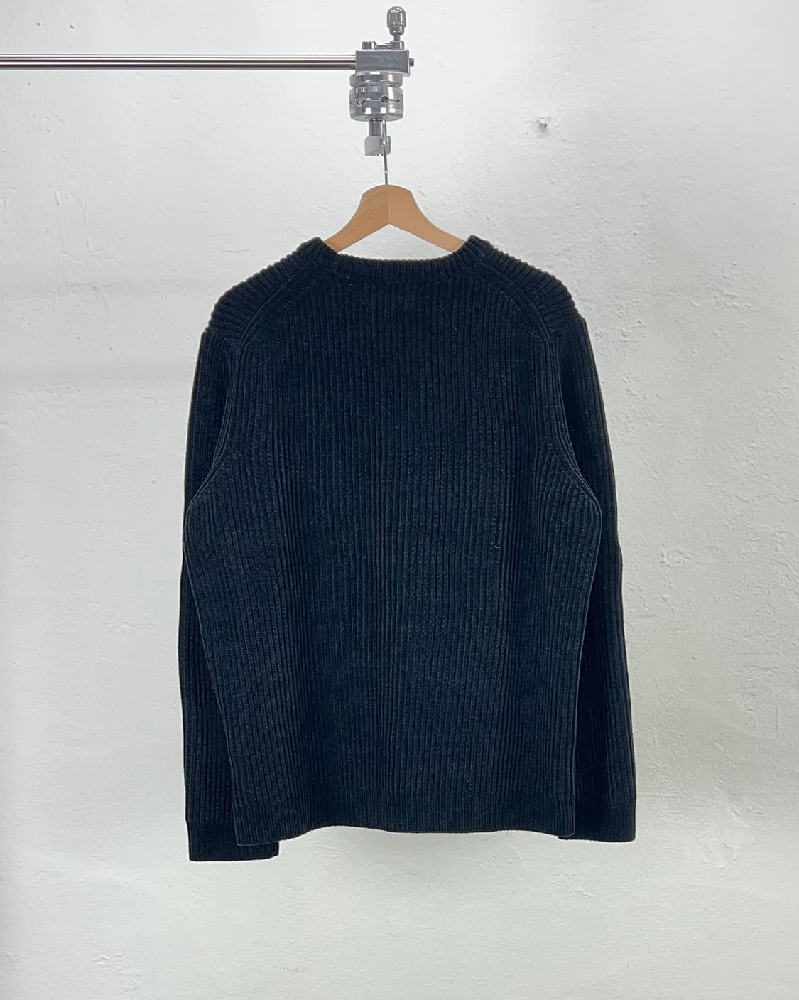 솔리드옴므 18fw 블랙 와플 벨벳 골지 니트 상품이미지6