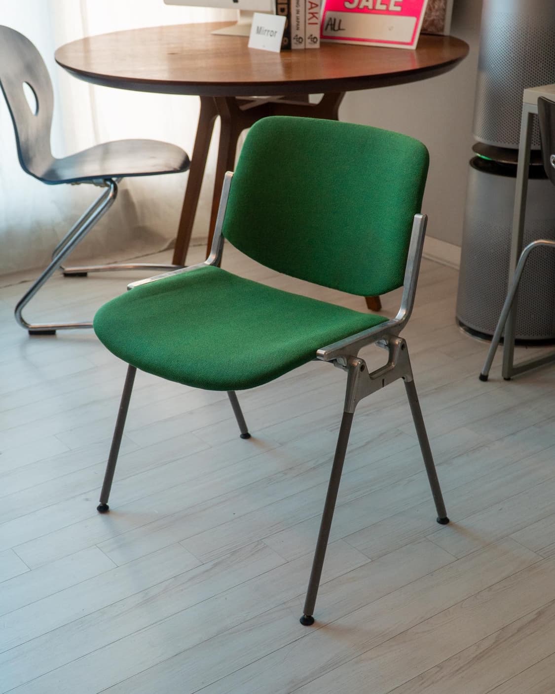 카스텔리 DSC-106 그린 패브릭 빈티지 의자 상품이미지1