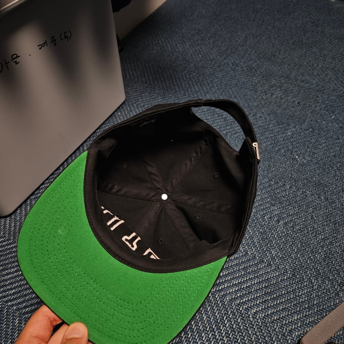 스투시 스투 아치 스트랩백 캡 쉐도우 블랙 팝니다. 상품이미지3