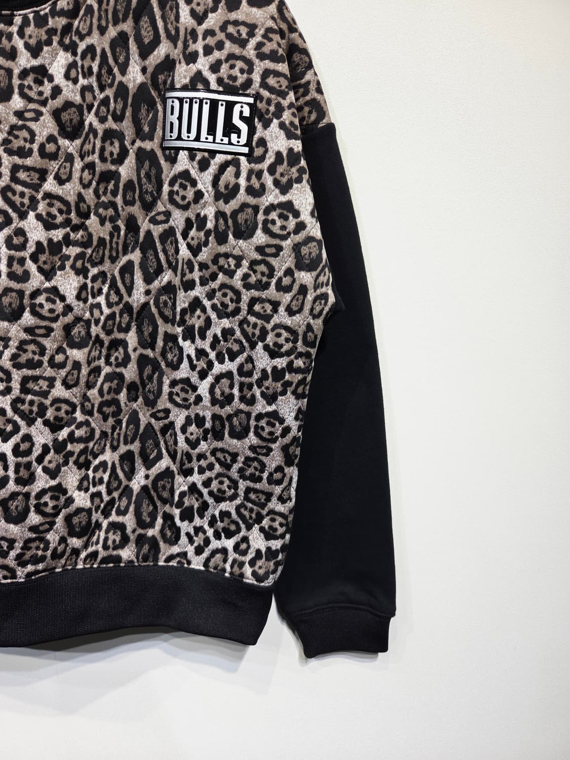 NBA 시카고 불스 레오파드 퀼팅 맨투맨 상품이미지5
