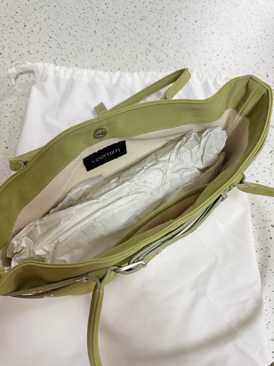 [새상품] 여밈 mini belted boat bag 아보카도  상품이미지5