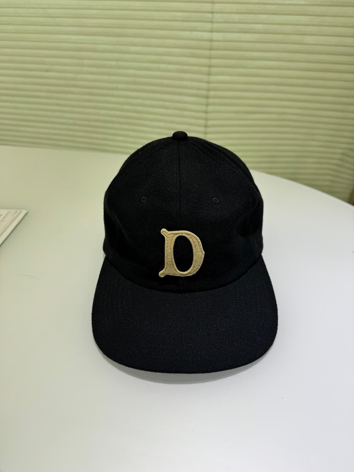 The H.W DOG (도그앤코) 모자 판매 합니다. 상품이미지1