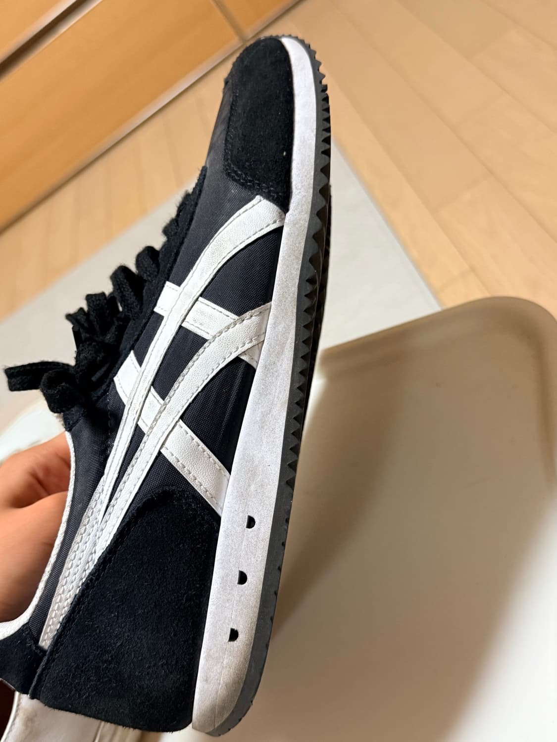 오니츠카 타이거 검흰 스니커즈 260mm 상품이미지3
