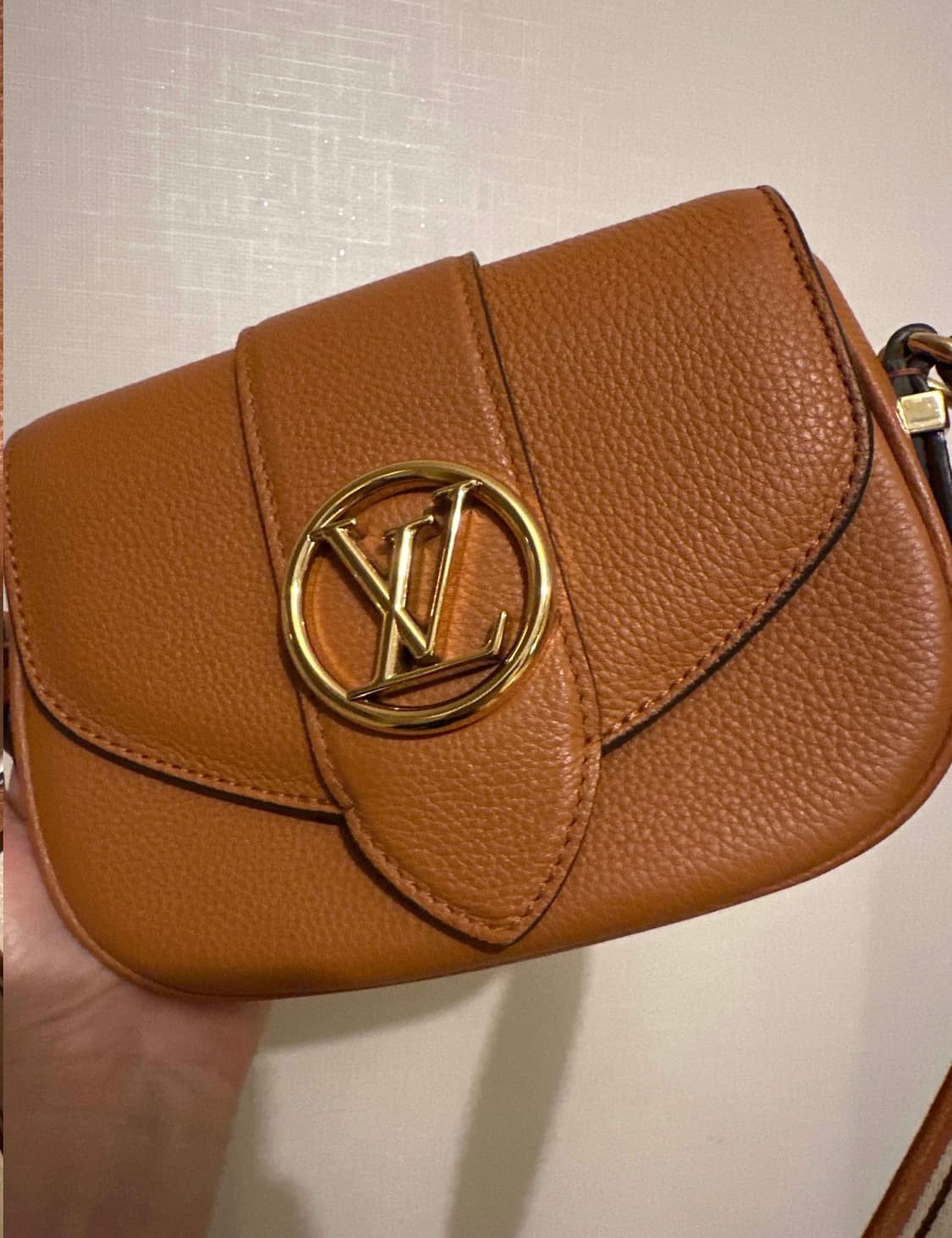 루이비통 퐁네프 소프트 크로스백 pm 상품이미지2