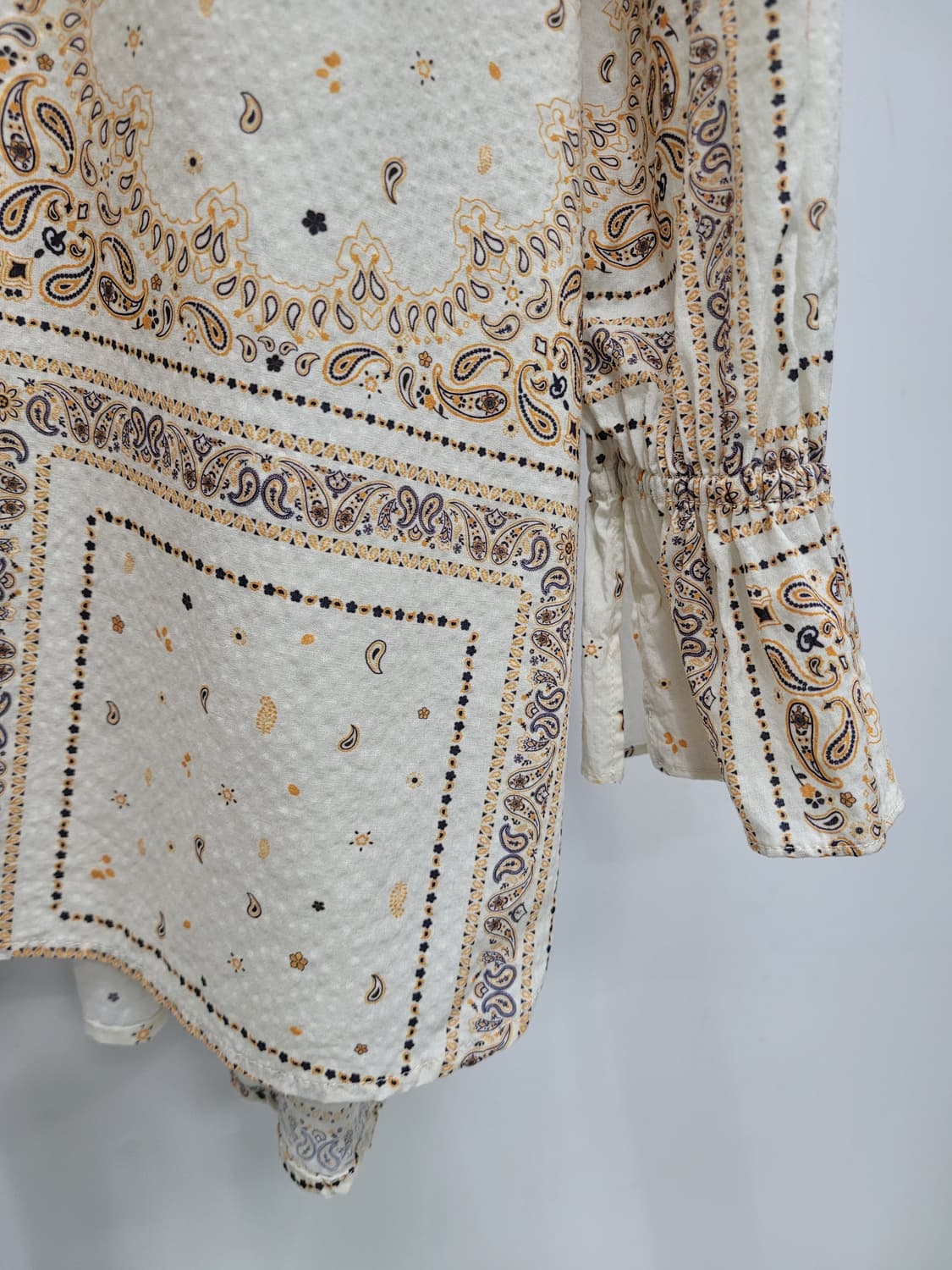 BEANPOLE 21SS 빈폴 페이즐리 볼륨 블라우스 / 여 95 (M) 상품이미지4