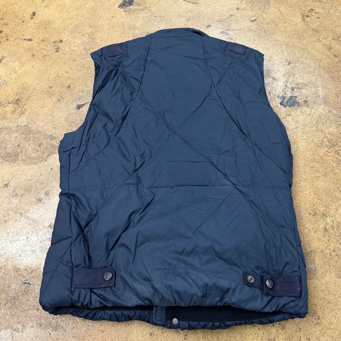 [정품/100]  CP 컴퍼니 네이비 패딩 조끼 b16 상품이미지3
