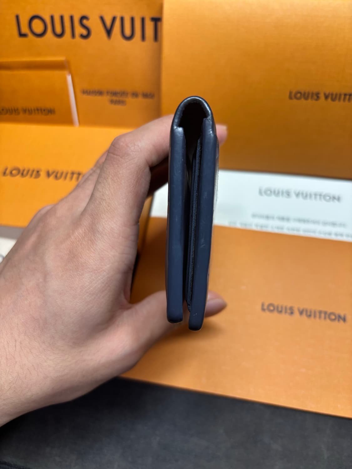 루이비통 쉐도우 오거나이저 네이비 상품이미지3