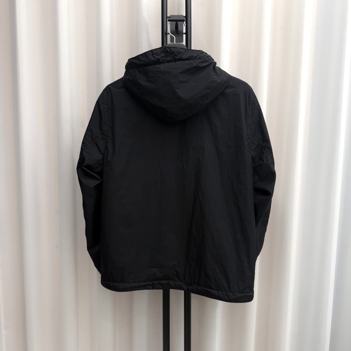 [S] 25SS 스톤아일랜드 크링클랩스 후드 바람막이 블랙 상품이미지2