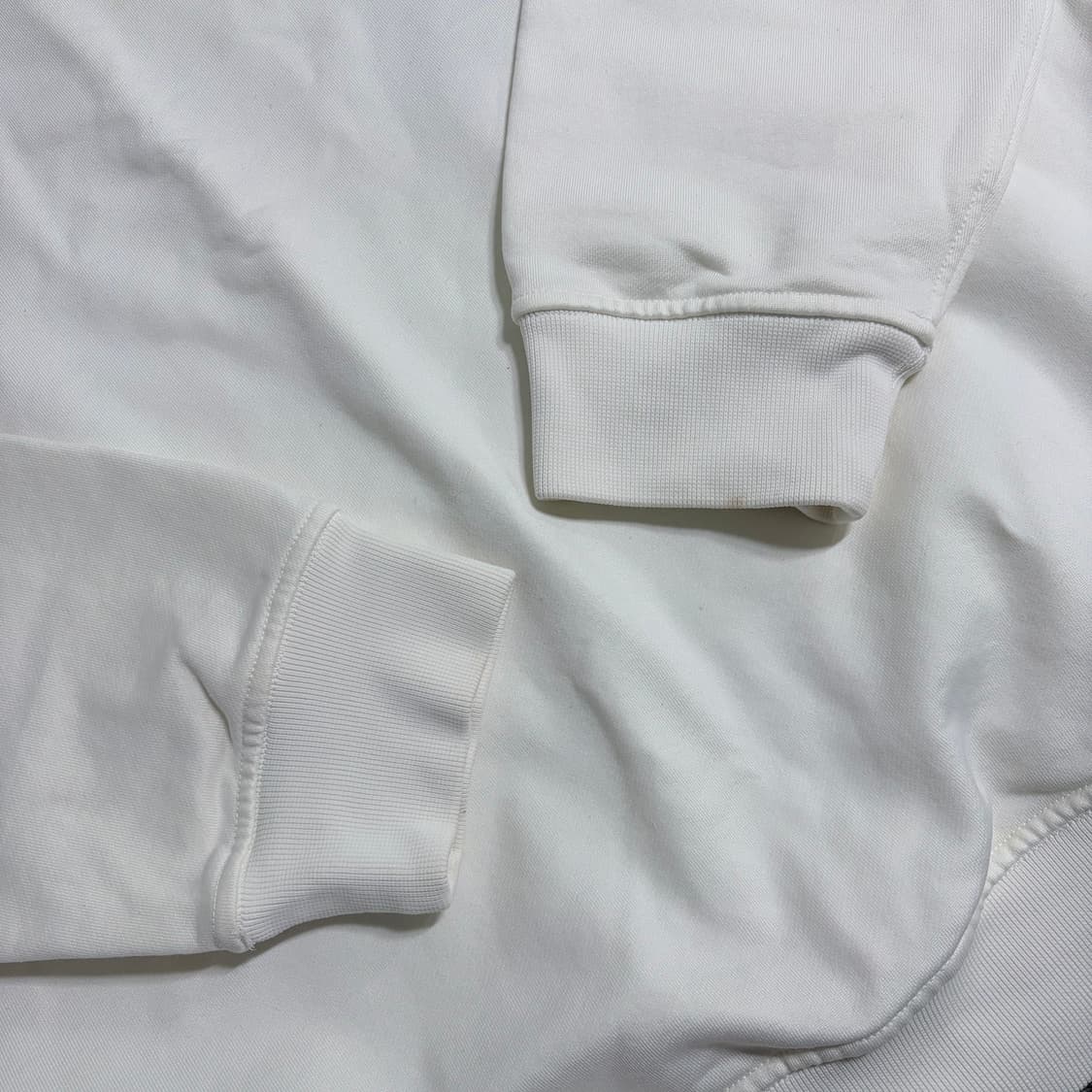 스톤아일랜드 와펜 패치 맨투맨 상품이미지2