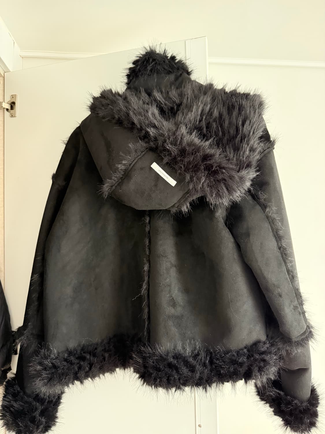 어글리쉐도우 무스탕 REVERSIBLE SHEARLING JACKET 상품이미지3