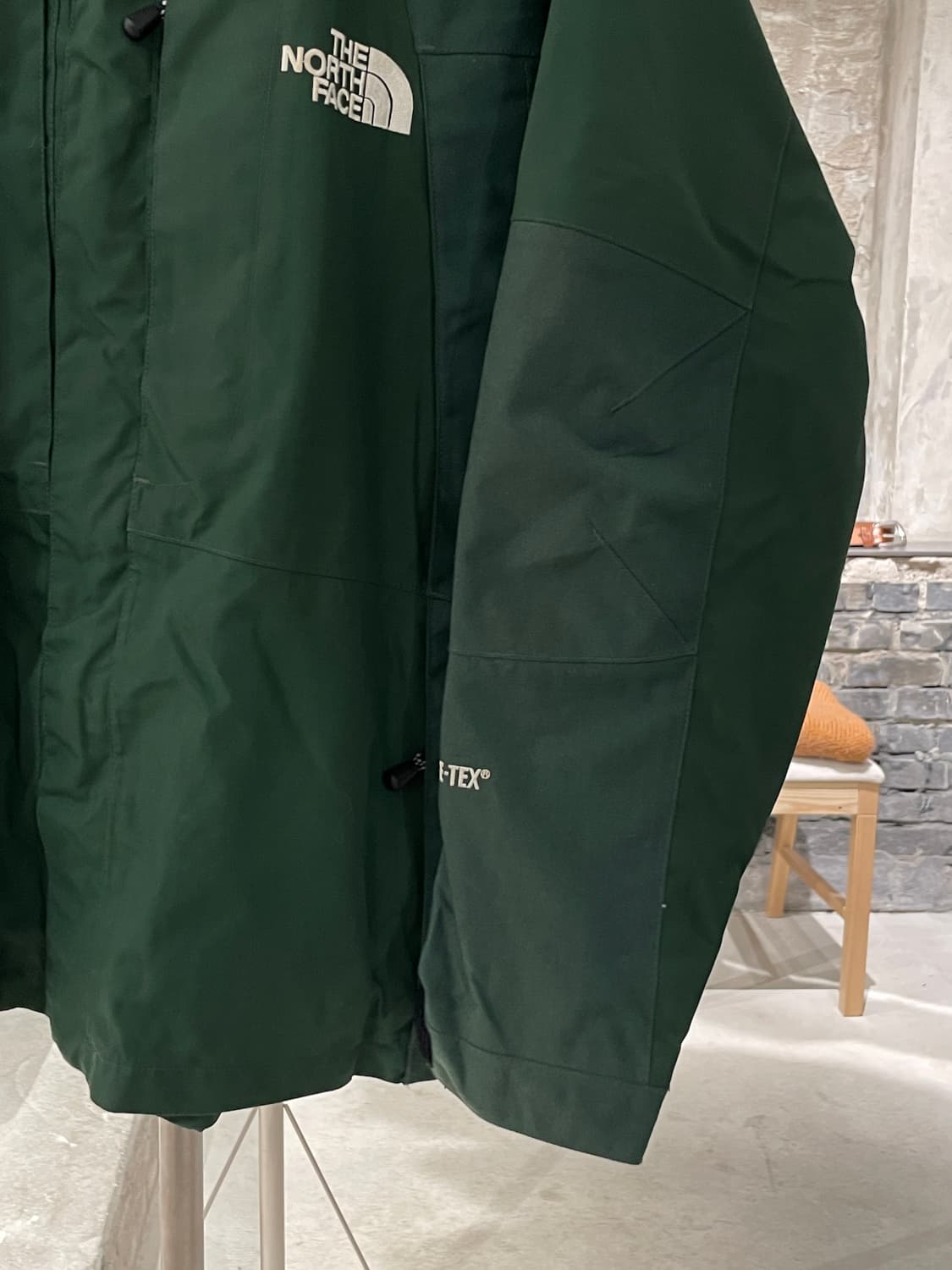 노스페이스 그린 써밋 시리즈 고어텍스 나일론 자켓 상품이미지5