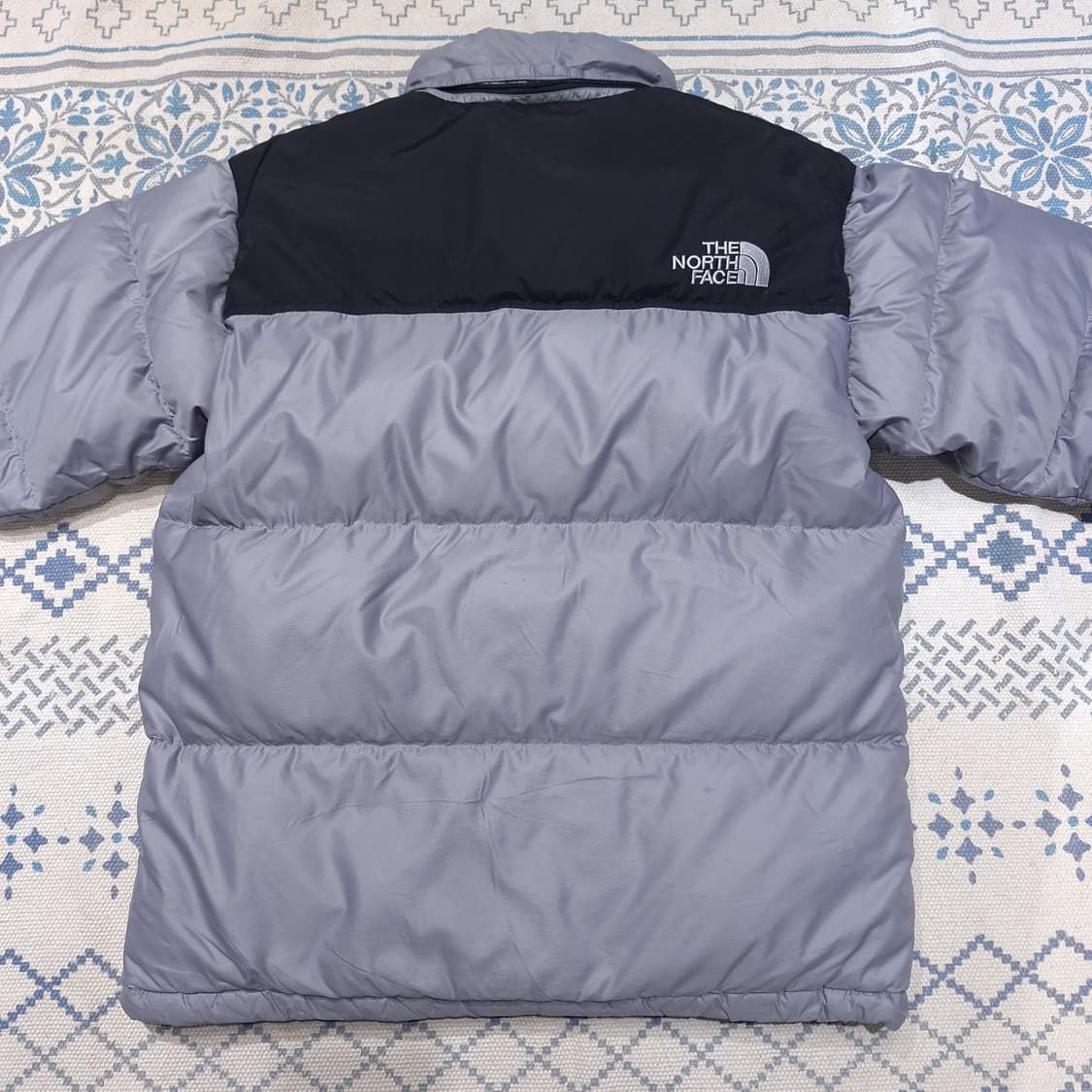 노스페이스 700 그레이 블랙 배색 눕시 화이트라벨 거위털 구스다운 패딩 상품이미지10