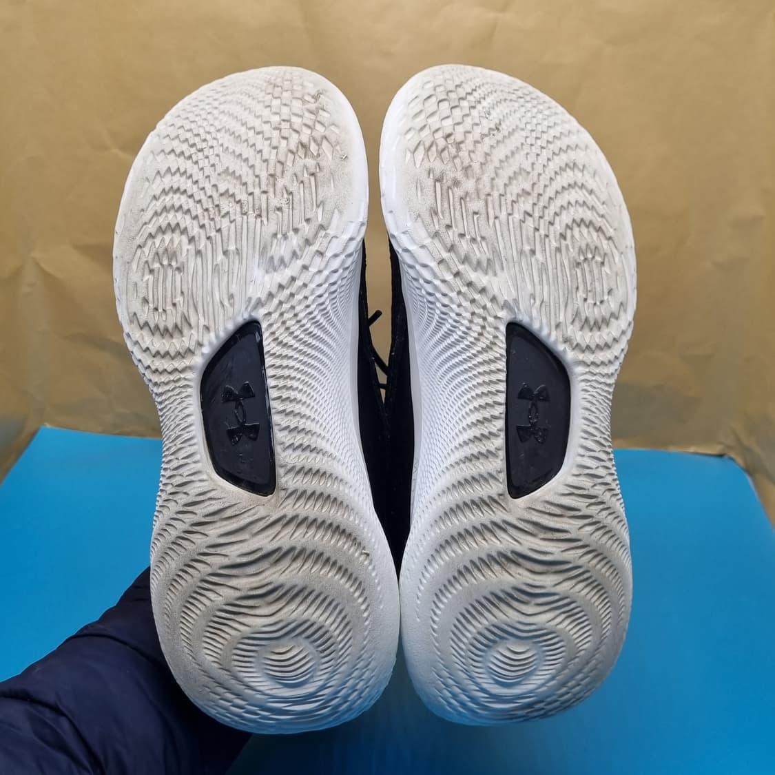 언더아머 커리 플로우8 농구화290. 상품이미지3